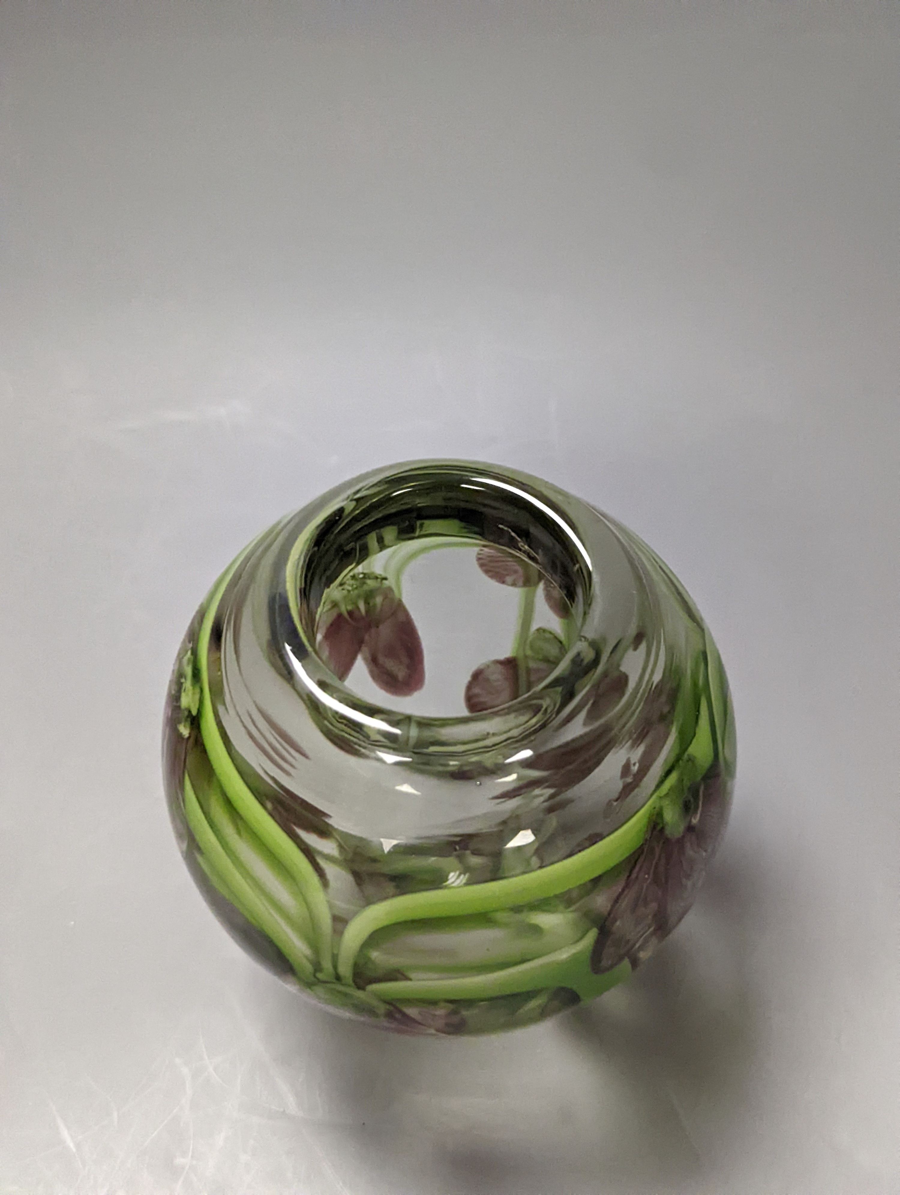 An Art glass lamp work vase 13.5cm